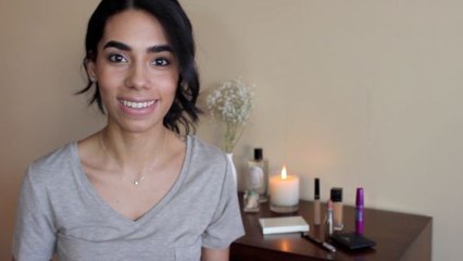 Descargar video: The Beauty Blogger Awards - Tamira Laboy: $50 Drugstore Makeup Kit