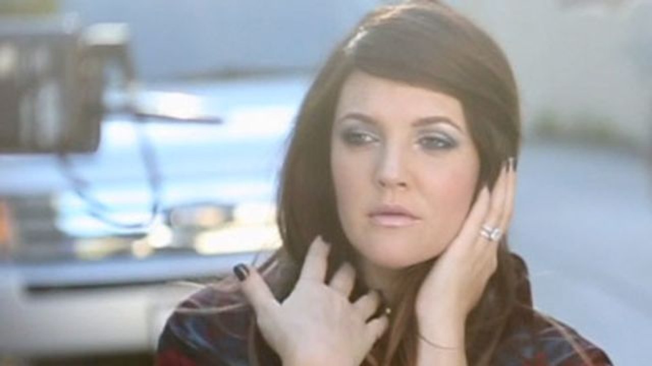 Allure Cover Shoots - Drew Barrymore Wishes She Had Time for These Beauty Treatments