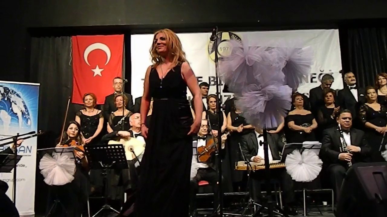 Gözlerini gözlerimden ayırma hiç, Arzu Altun