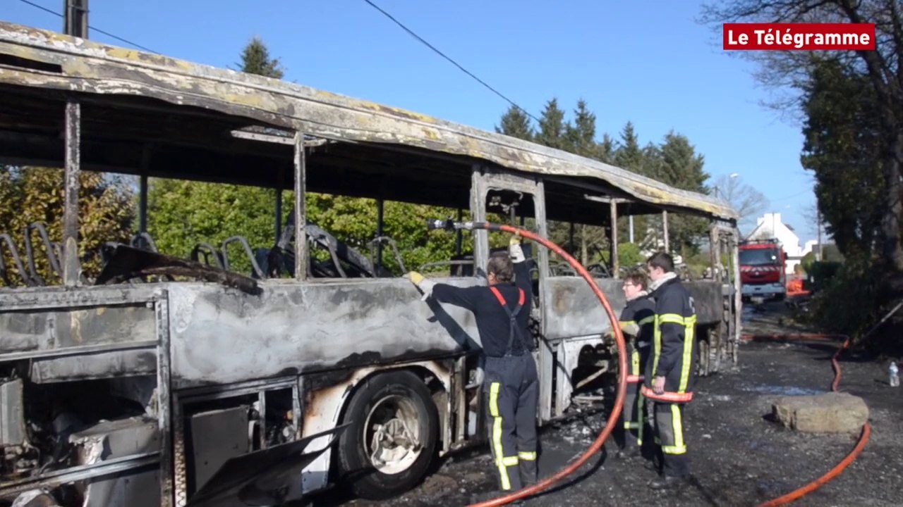 Ploudiry (29). Car scolaire en feu : pas de victime