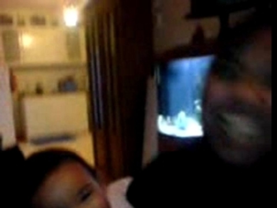 Tonton court apres nana et tata