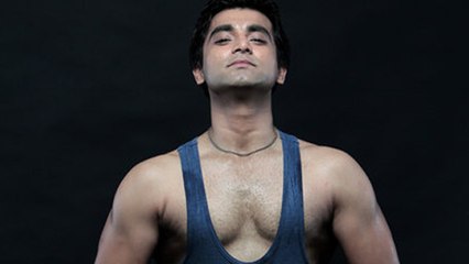 Santosh Juvekar Wants To Play Gay !