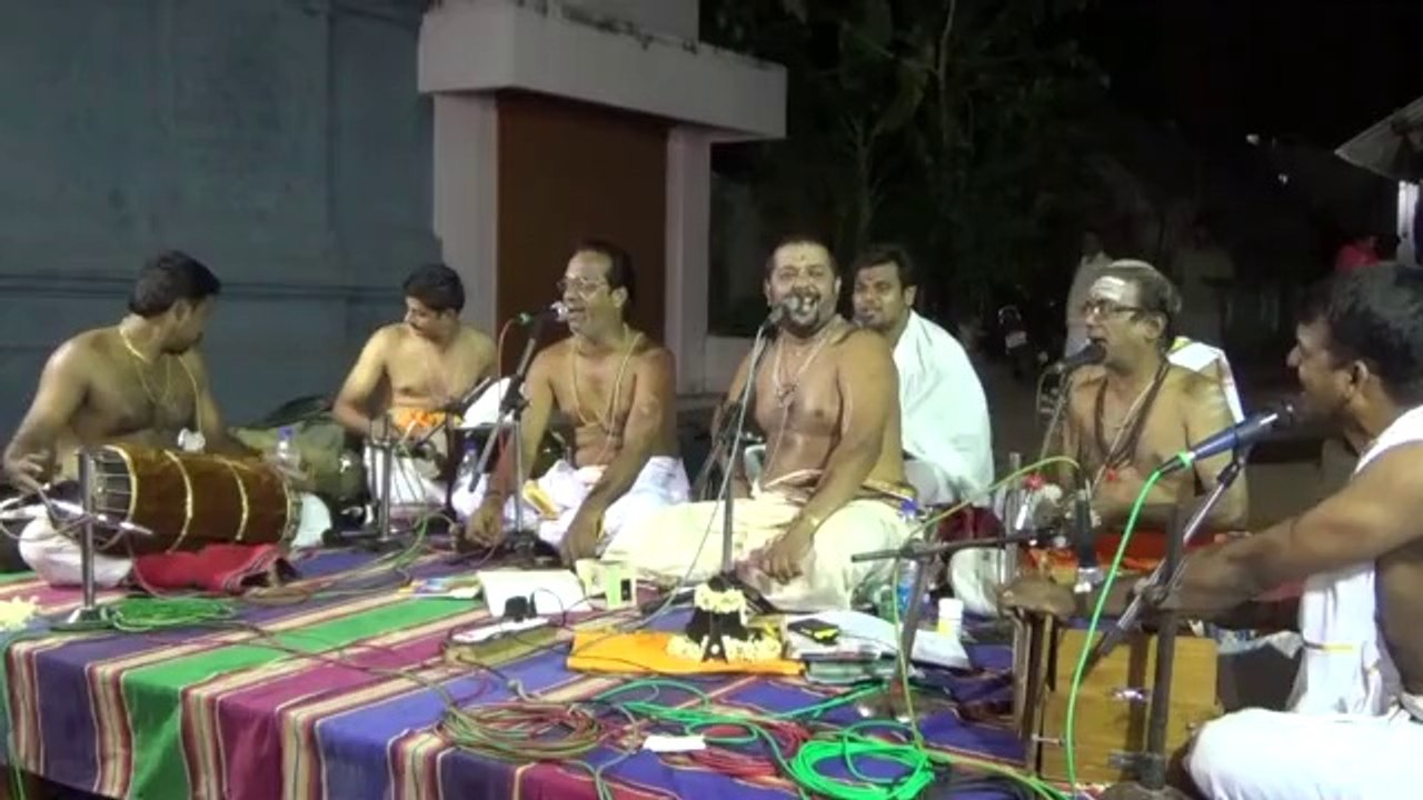 puducherry Bajan  at Drowpathi Amman Koil on 14-04-14 by Ayyakudi Sri Kumar Baghavather 7  to 10 p,m  00074