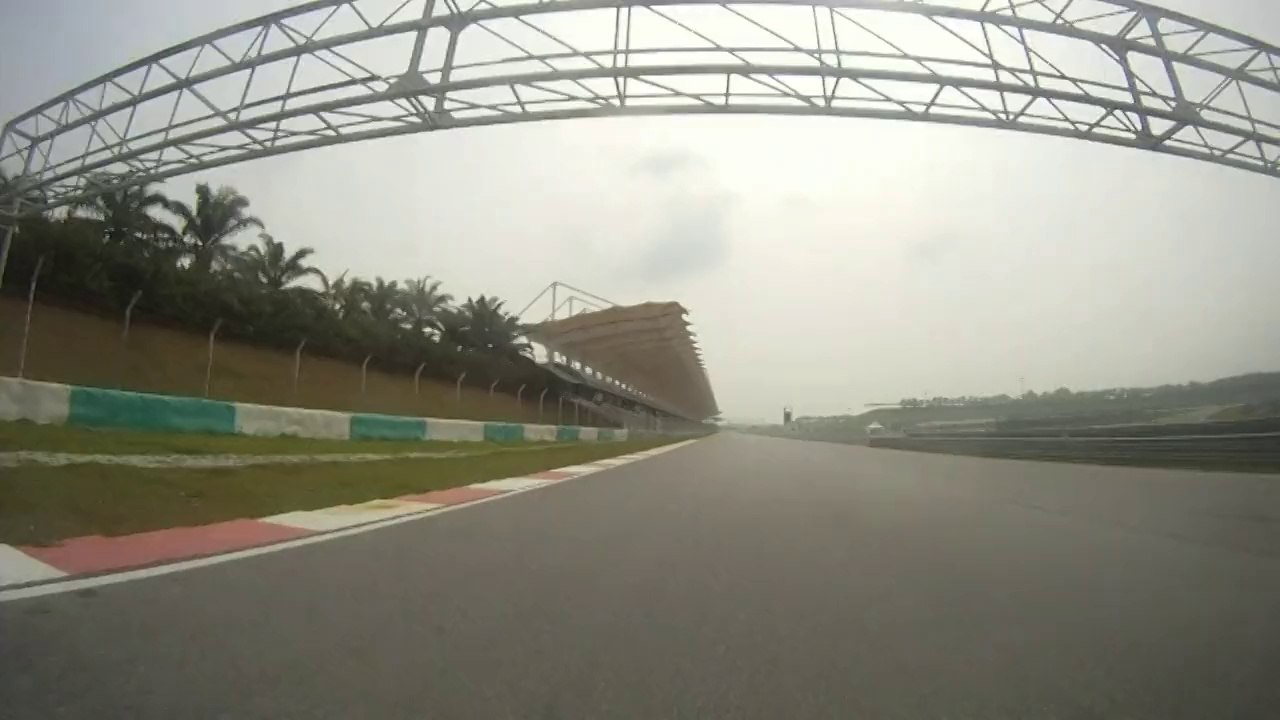 A lap with Ex Racer Ku Khuzz @ SIC