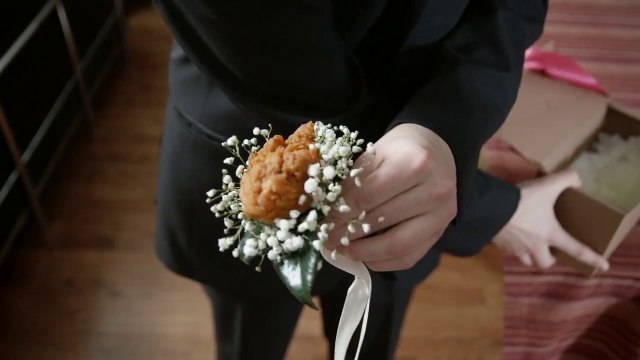 Pub KFC débile! Mariage au poulet!