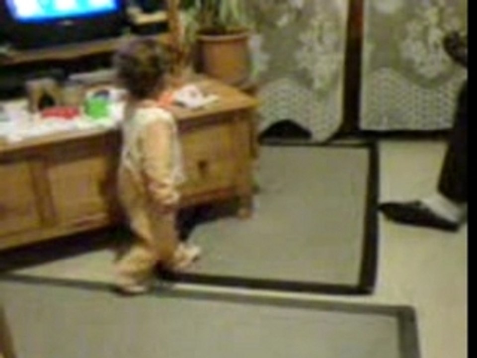 DOUDOU MARCHE VRAIMENT SEULE