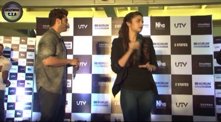 Alia Bhatt & Arjun kapoor MOBBED by fans