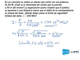 Cual es la intensidad de sonido que se percibe a 50 metros