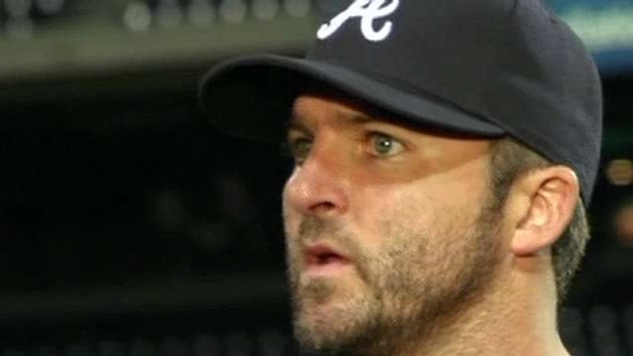 Dan Uggla Slam in 9th Lifts Braves