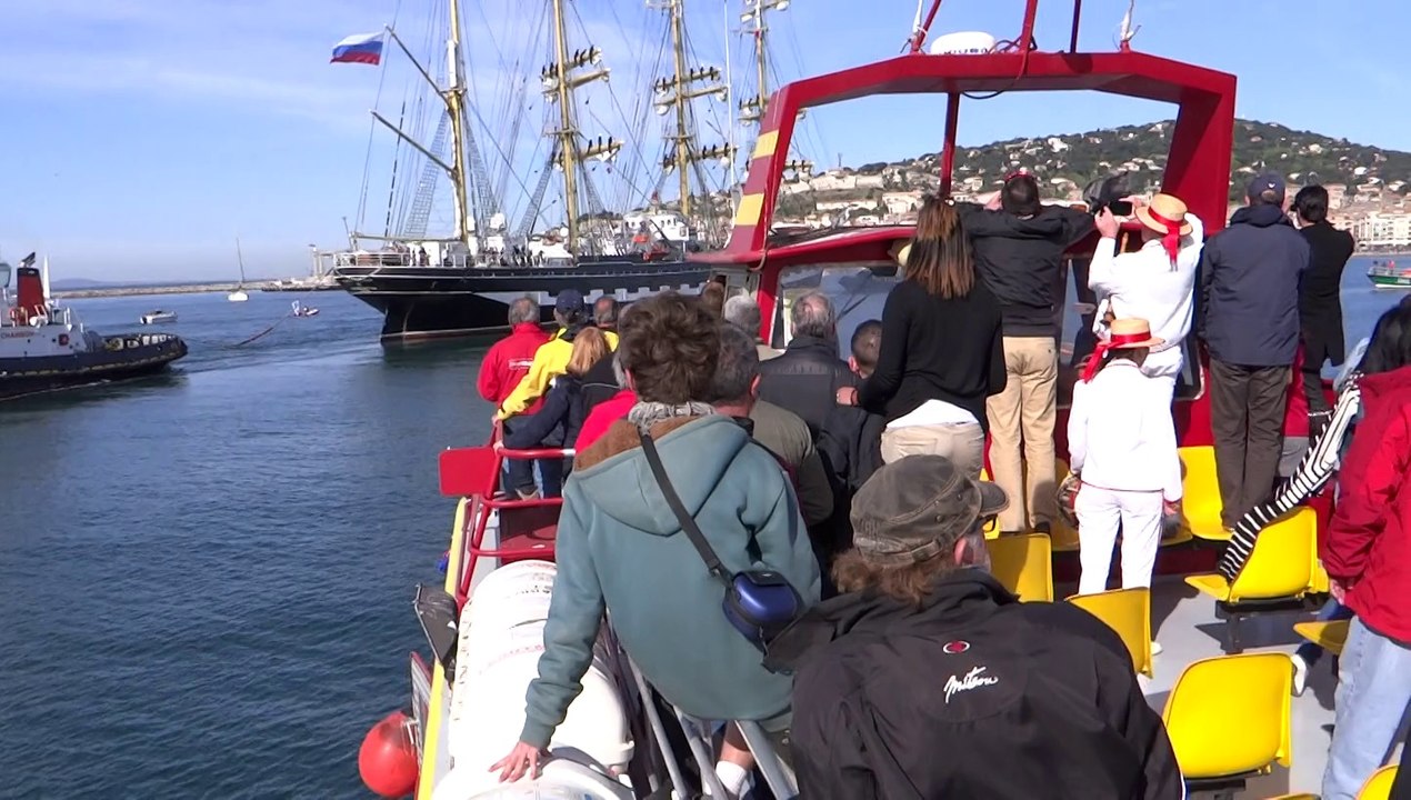 DESNOS MICHEL PRESENTE L ENTRE A SETE DU FRUZENSHTERN A "ESCALE A SETE " 15 4 2014