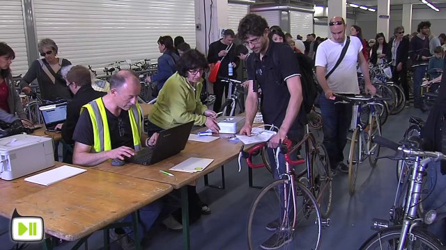 En selle pour la bourse aux vélos