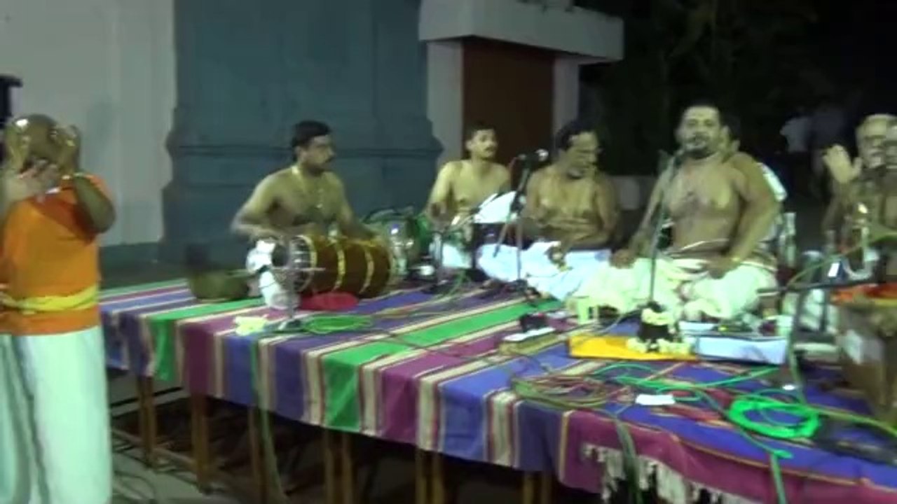 puducherry Bajan  at Drowpathi Amman Koil on 14-04-14 by Ayyakudi Sri Kumar Baghavather 7  to 10 p,m  00087