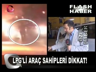 CAYIR CAYIR YANAN ARACIN İÇİNDEN '' ŞOFÖRÜN ÇIKMA ANINI'' SADECE FLASH HABER GÖRÜNTÜLEDİ...