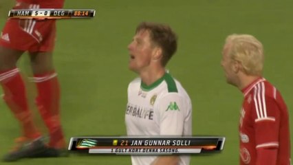 Football - Il prend un carton jaune... pour avoir caché le ballon sous son maillot !