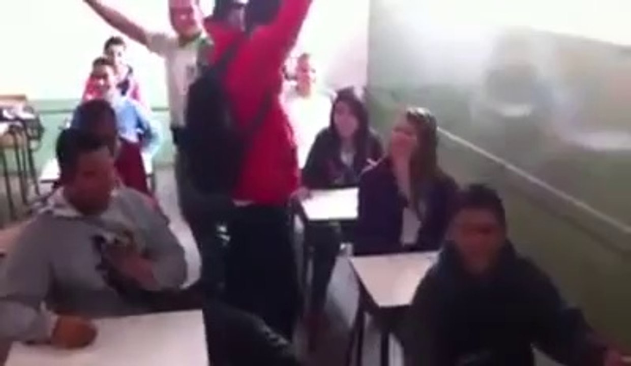 Liseli Öğrencilerin Eğlenceli Otobüs Simülasyonu