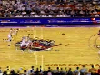 Basketball - vince carter crazy ass dunk