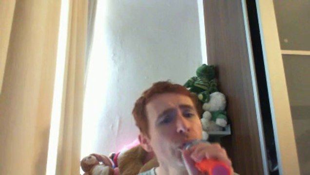 Wiwi égratigne suce ma pine des Charlots