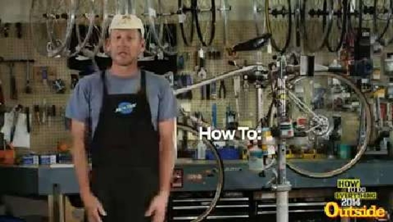 Lance Armstrong vous apprend à... changer un pneu crevé !