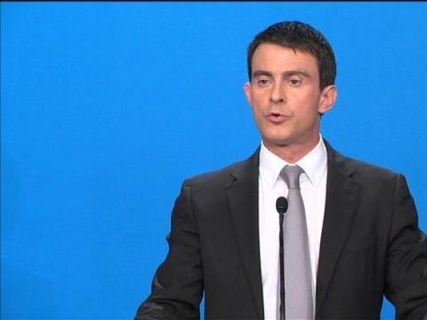 Valls: le montant des prestations sociales ne seront pas revalorisées jusqu'en octobre 2015 - 16/04