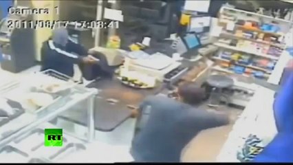 Silahlı soyguncuya karşı kılıç kuşandı!