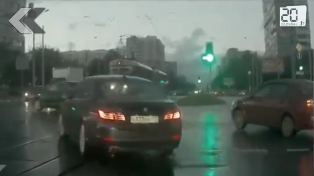 Une mystérieuse voiture fantôme étonne la Russie