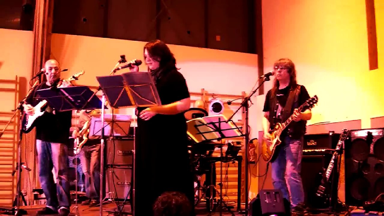 clip - Survivor Eye Of The Tiger RockY IV -LiLi KOCHKINE-Gala-Catch-Flesh Gordon-Bonneval-12/04/2014