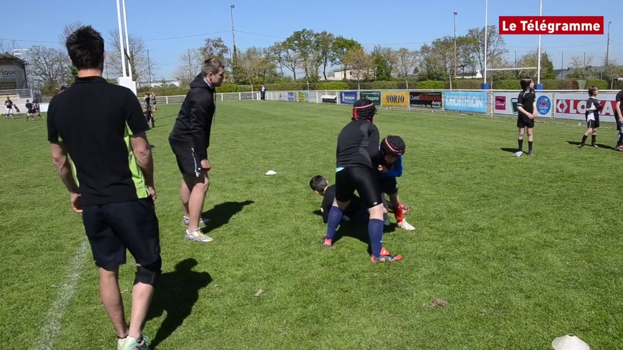 Vannes. RCV : les joueurs Pro D2  entrainent les jeunes recrues