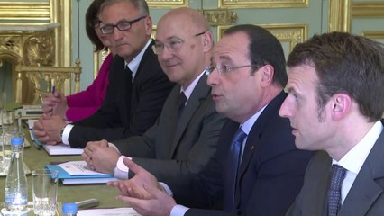 França anuncia cortes para reduzir déficit