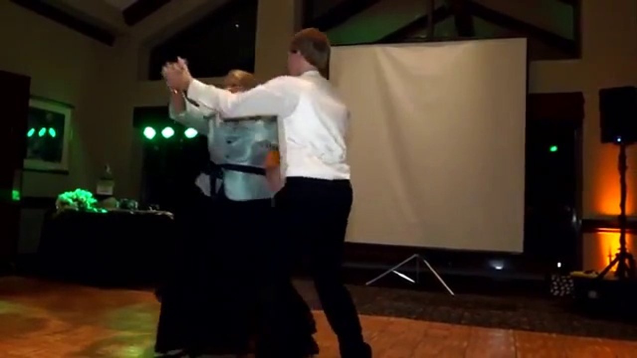 Anne Oğul Düğün Dansı