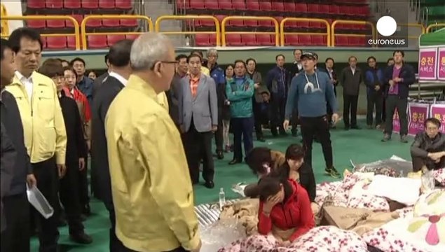 Desperate search for missing South Korea ferry passengers continues