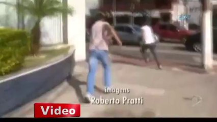 Polis uçan tekme atayım derken…