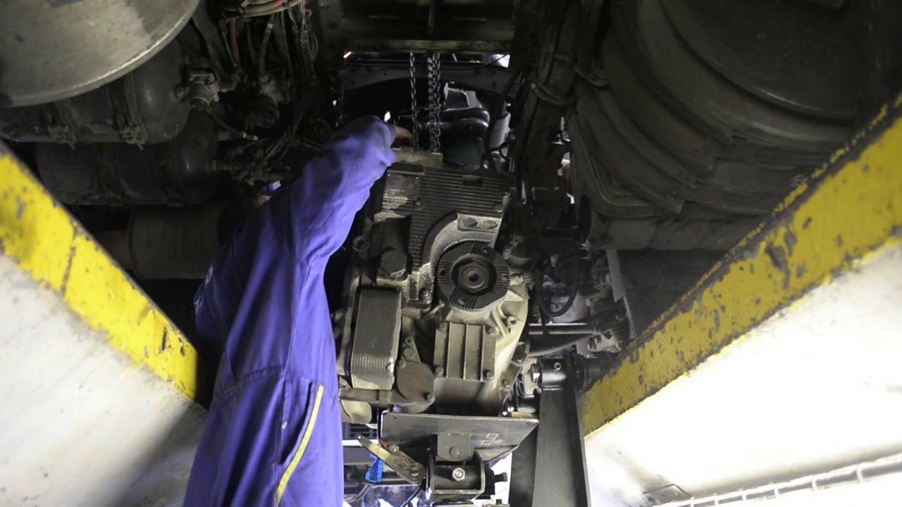 Métier, mécanicien poids lourds