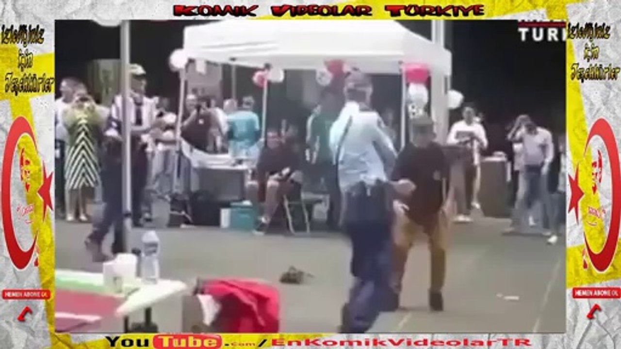Dans Eylemciye Kadın Polis Dayanamadı Eşlik Etti ( Komik Video )