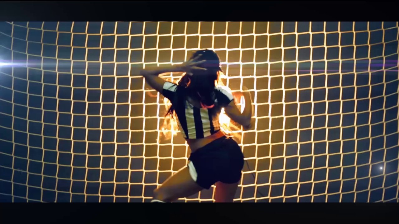 LARRY MUZIK: au bresil pour gagner (Clip Coupe Du Monde 2014)