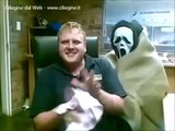 Scherzo terrificante - Scream mask prank