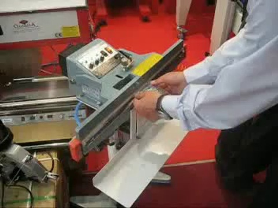 SP 603-A PFS-40cm ve 60cm Pinomatik Yayaklı Yapıştırma Makinesi