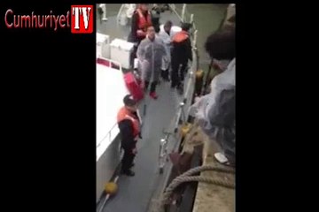 Başbakan'a şişe attılar