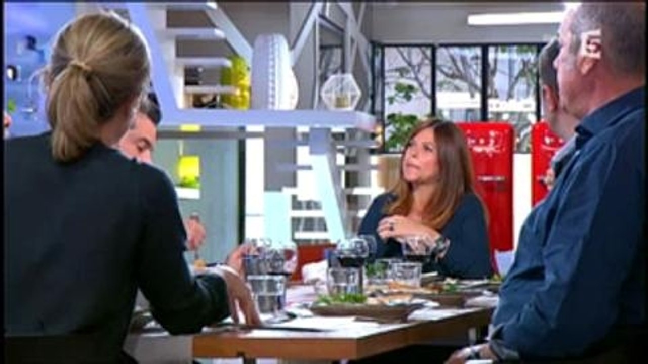 Charlotte Valandrey : "Valérie Trierweiler a été humiliée"