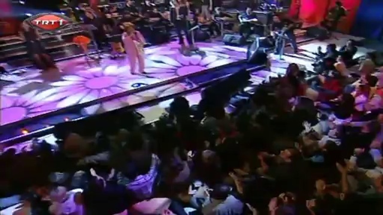 06 selda çemberimde gül oya 11.08.2006 gölgeler