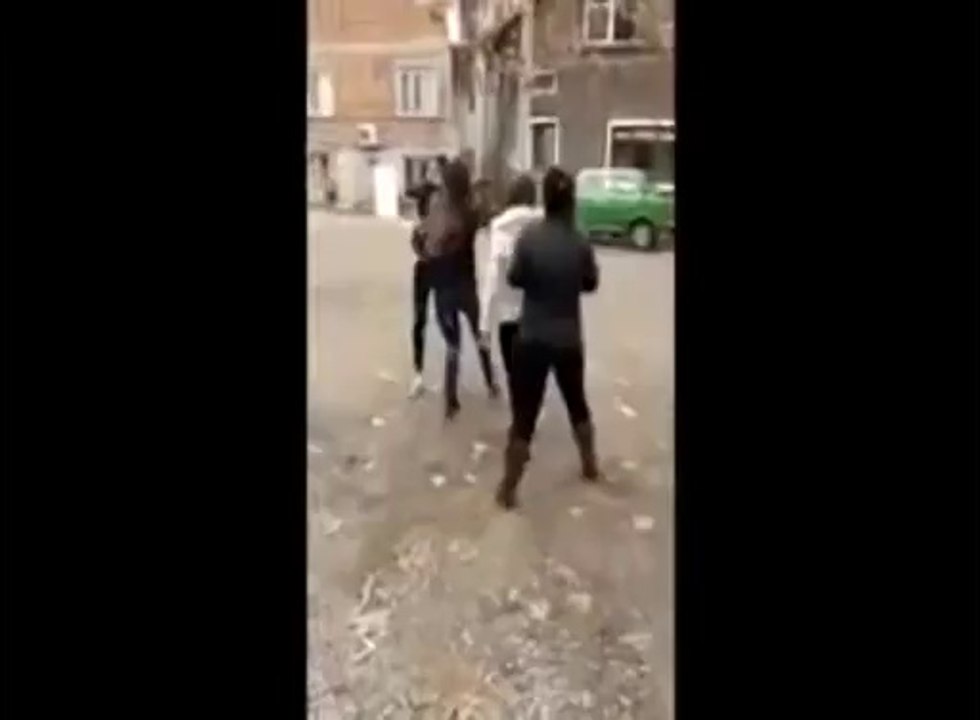 Болгария. Драка школьниц в Хасково