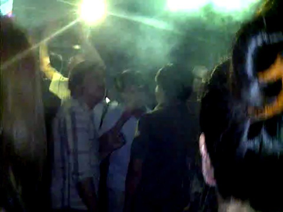 VID-20111008-00038