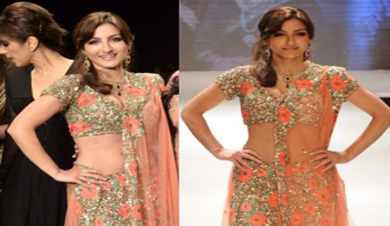 Soha Ali Khan looks Gorgeous & Beautiful in charming Lehenga Choli while walk the ramp for Pria Kataria Puri at the IIJW 2011