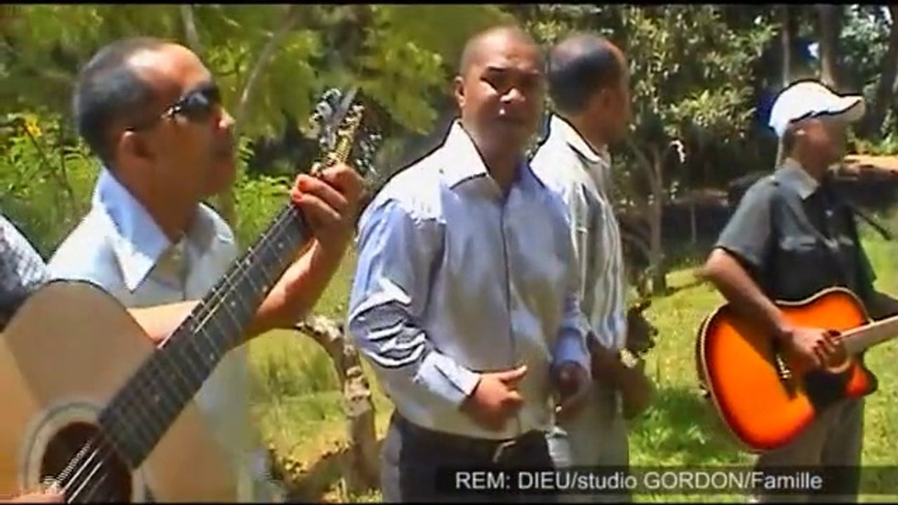 BILLY & ROJO ft TANTELY ny FEO  -  Hiova  aho  (gasy - malagasy)