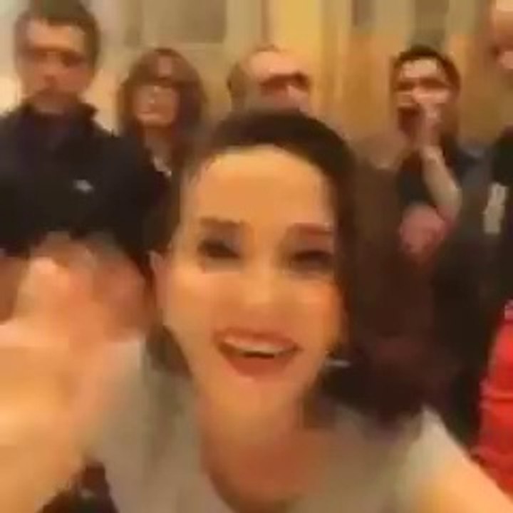 Встреча с фанатами и разбор подарков
