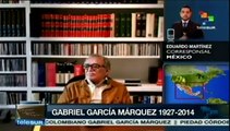 Mexicanos llegan a funeraria con flores amarillas para despedir a Gabo