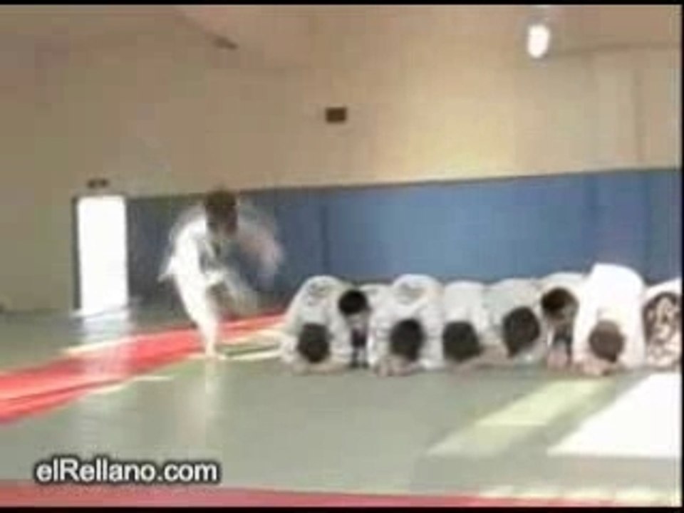 Saut De 14 Personnes