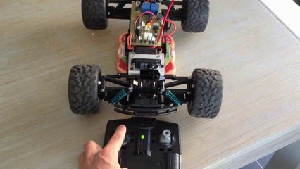voiture RC avec picaxe 4