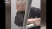 Distractia periculoasa a unui copil din capitala Vezi ce face in spatele unui troleibuz VIDEO