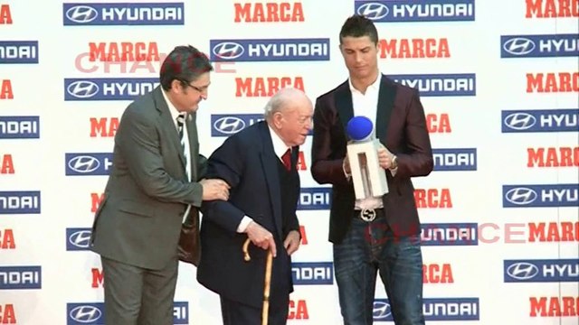 Gorra con traje, el estilismo de Cristiano Ronaldo