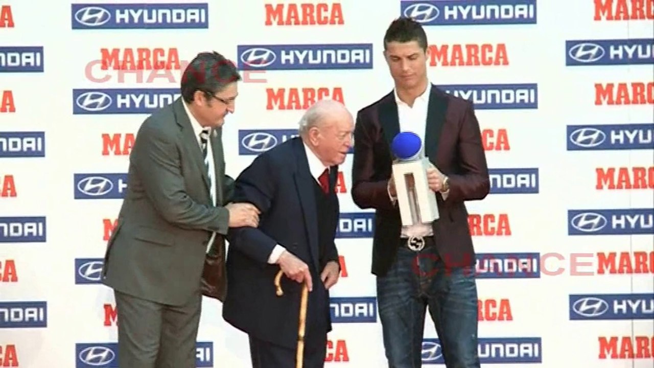 Gorra con traje, el estilismo de Cristiano Ronaldo